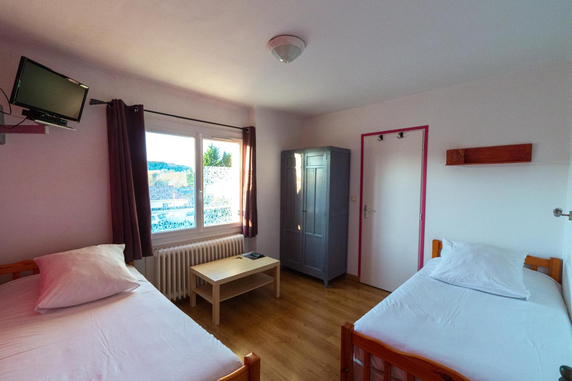 Hotel La Barguelonne Montcuq Bagian luar foto