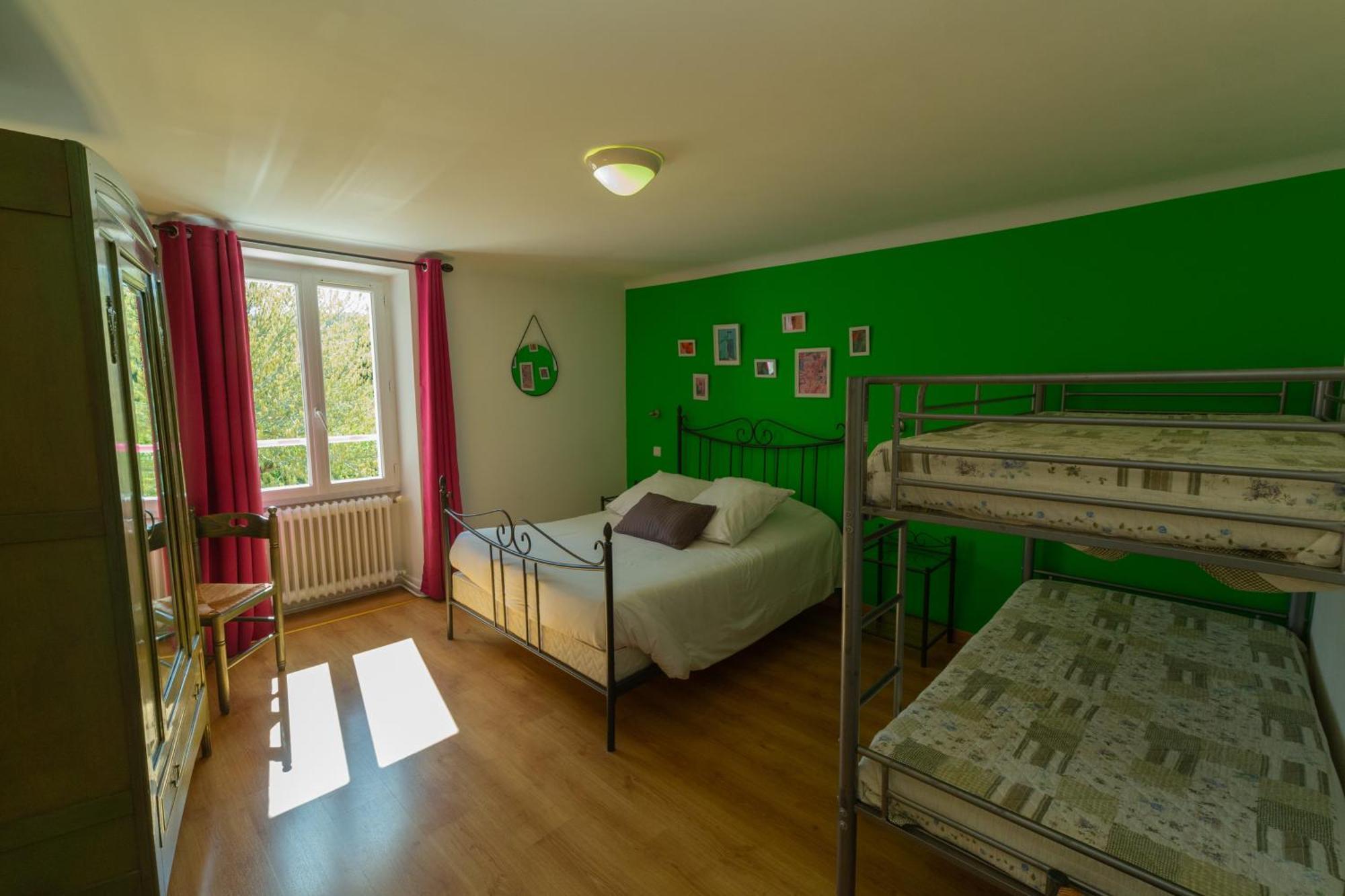 Hotel La Barguelonne Montcuq Bagian luar foto
